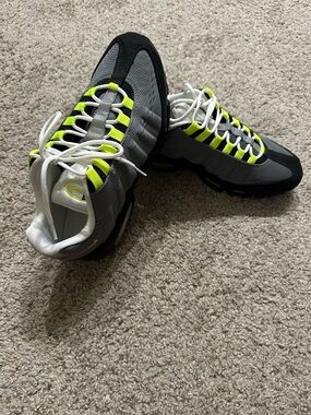 Nike Air Max 95 EM Cool Grey & Volt Green 554971-031 Size 9.5 NO BOX!